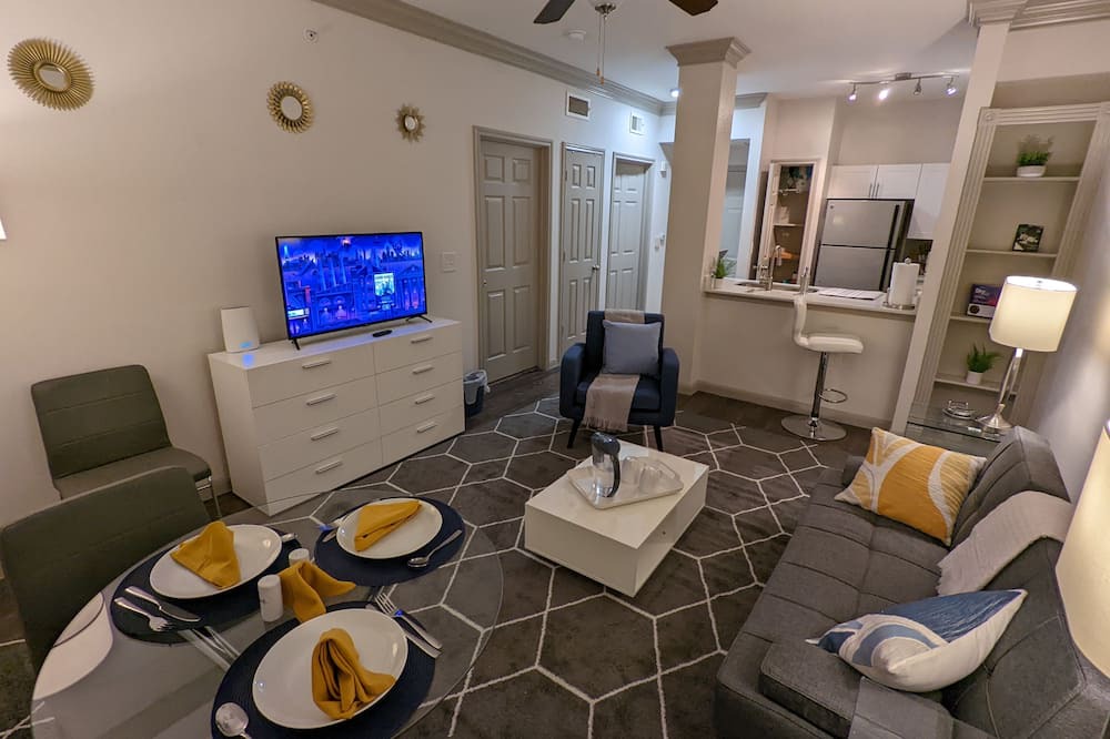 Photo of Livingroom in Nassau Bay