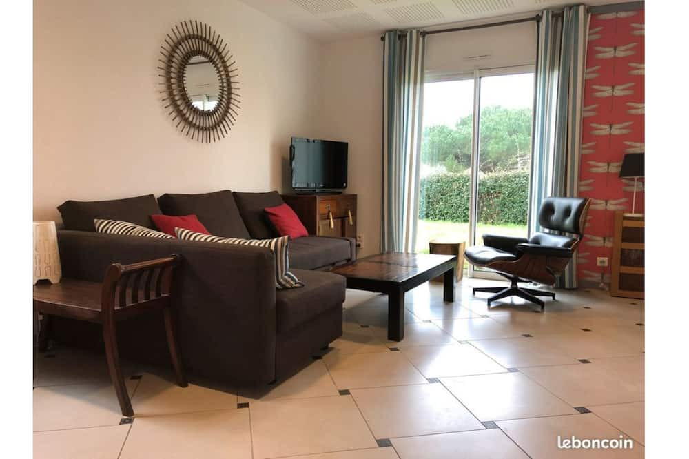 Photo of Livingroom in Saint-Georges-de-Montaigu