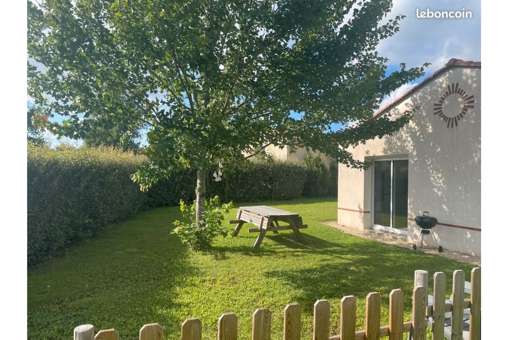 Photo of Outdoor in Saint-Georges-de-Montaigu