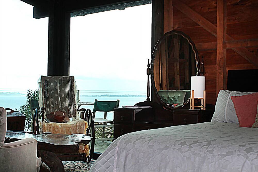 Photo of Bedroom in Waiwera