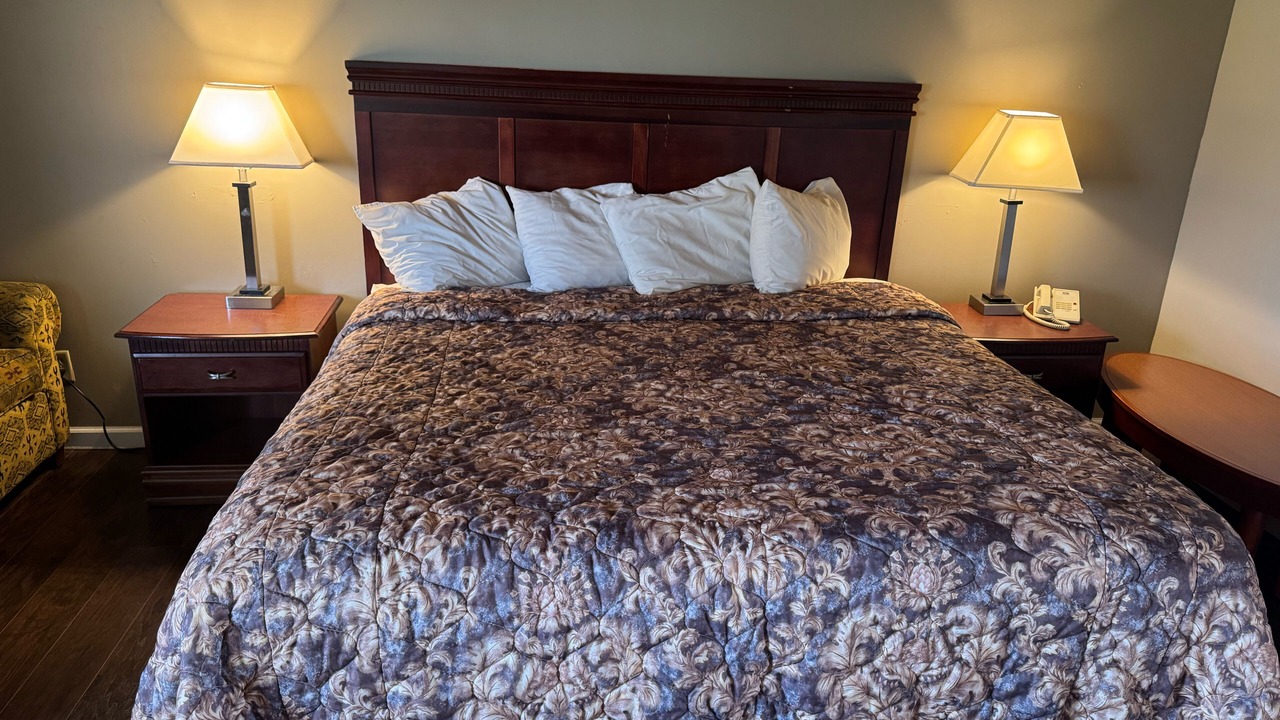 Photo of Bedroom in Clinton