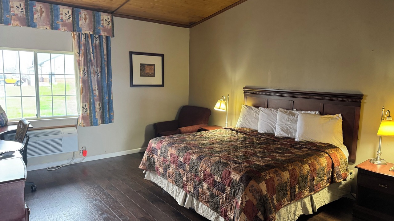 Photo of Bedroom in Clinton