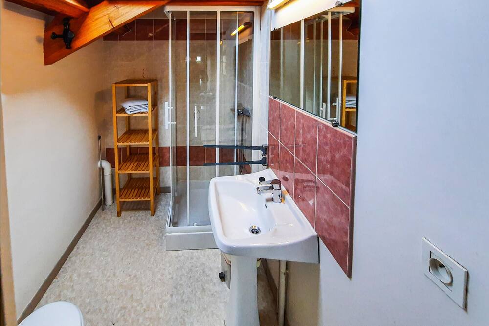 Photo of Bathroom in Le Vivier-sur-Mer