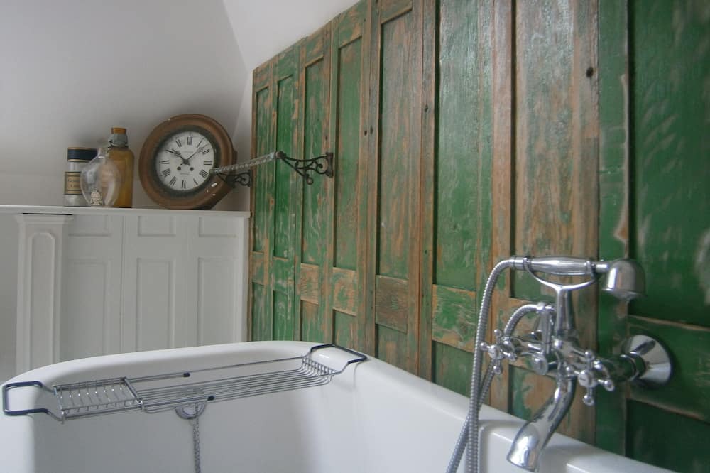 Photo of Bathroom in Fourneville