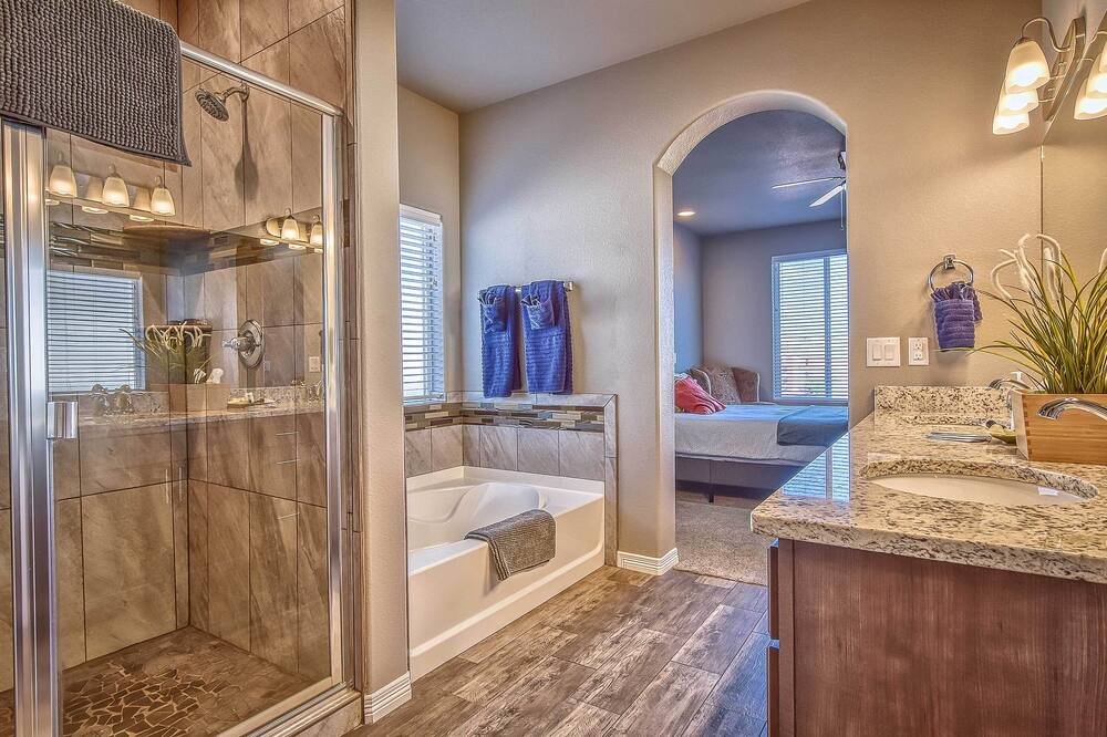 Photo of Bathroom in Elbert