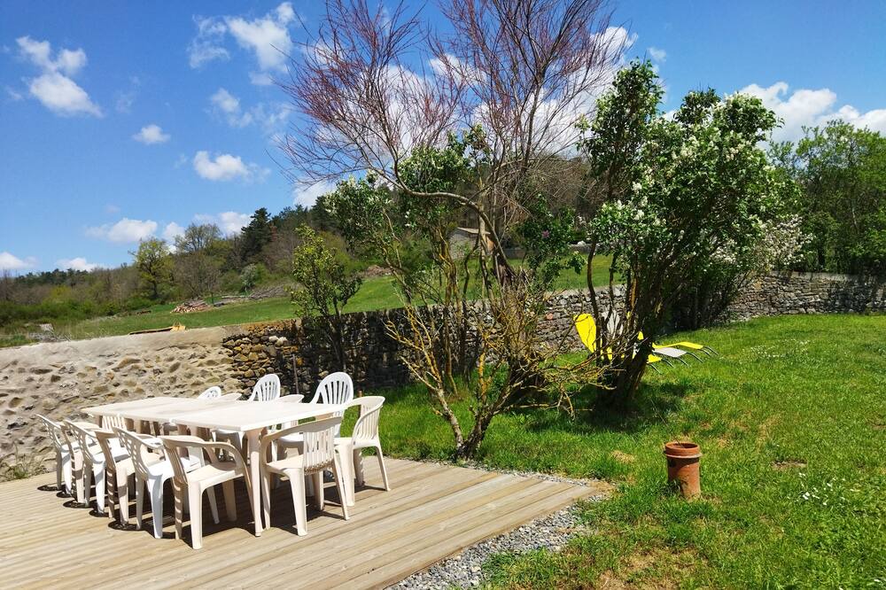 Photo of Outdoor in Domeyrat