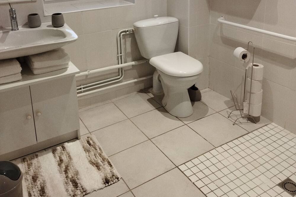 Photo of Bathroom in Domeyrat
