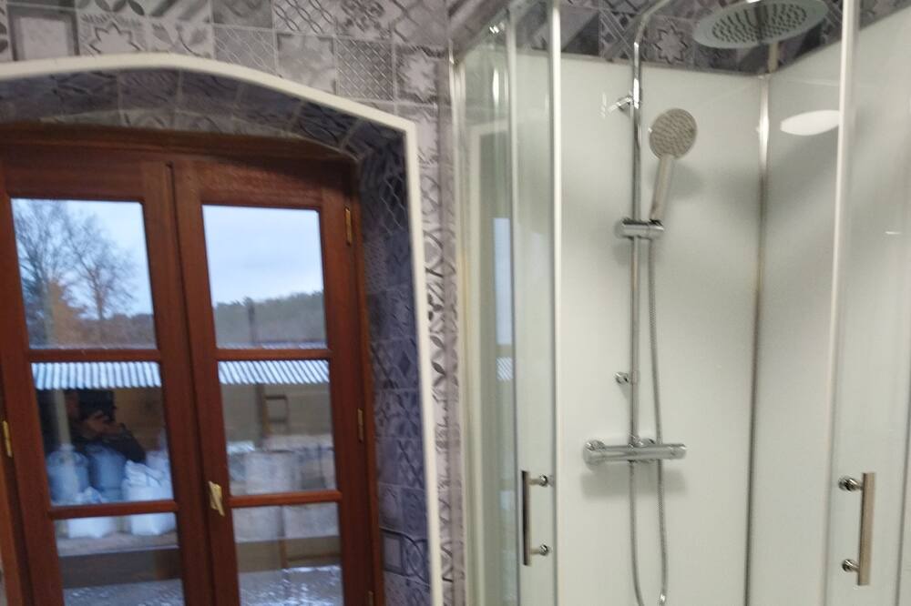 Photo of Bathroom in Domeyrat