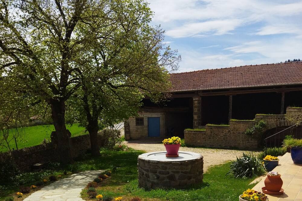 Photo of Outdoor in Domeyrat