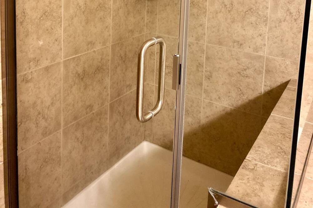 Photo of Bathroom in Grogan's Mill
