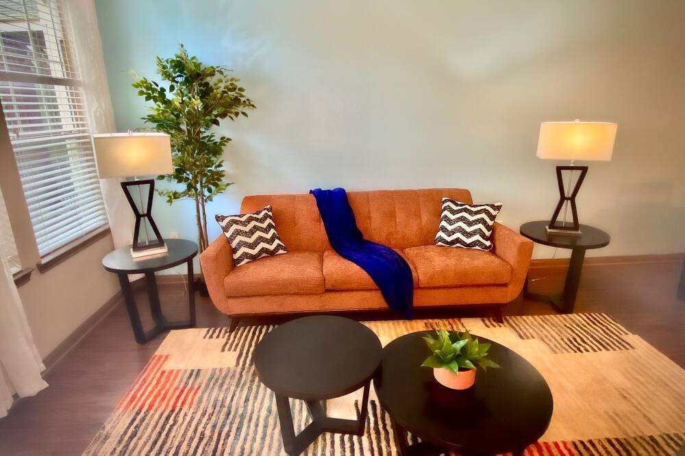 Photo of Livingroom in Grogan's Mill