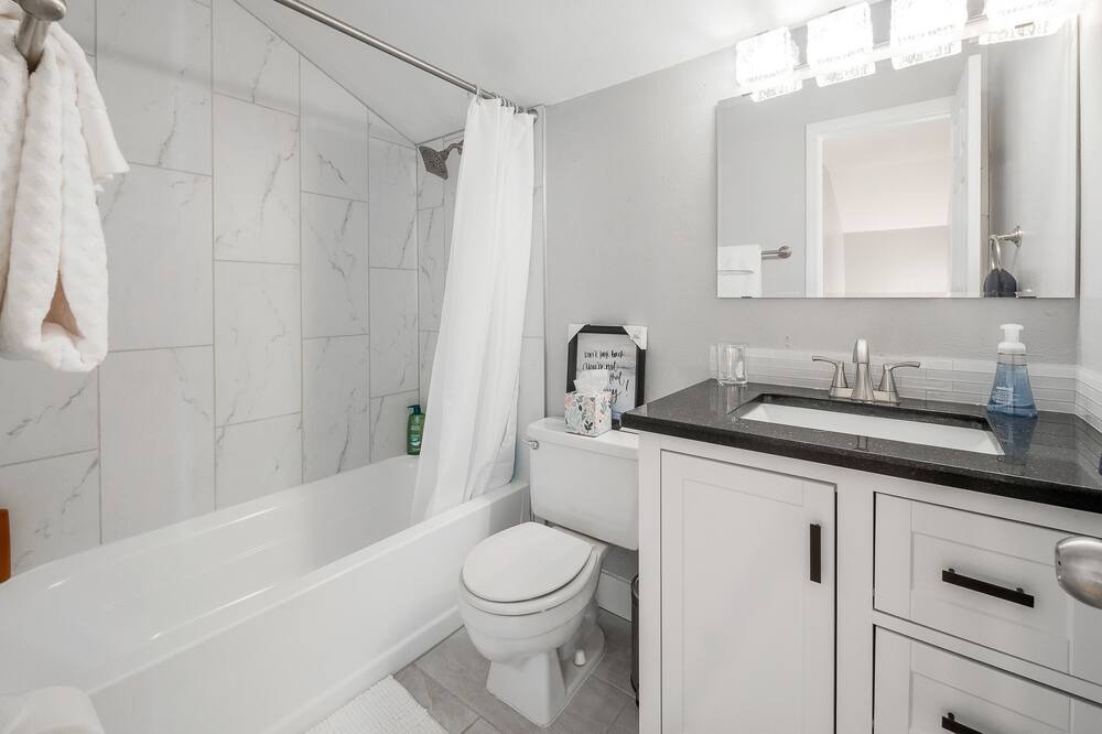 Photo of Bathroom in Walnut Grove