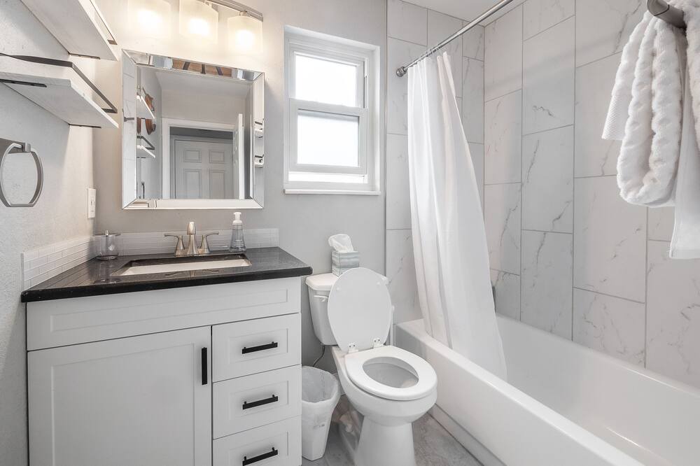 Photo of Bathroom in Walnut Grove