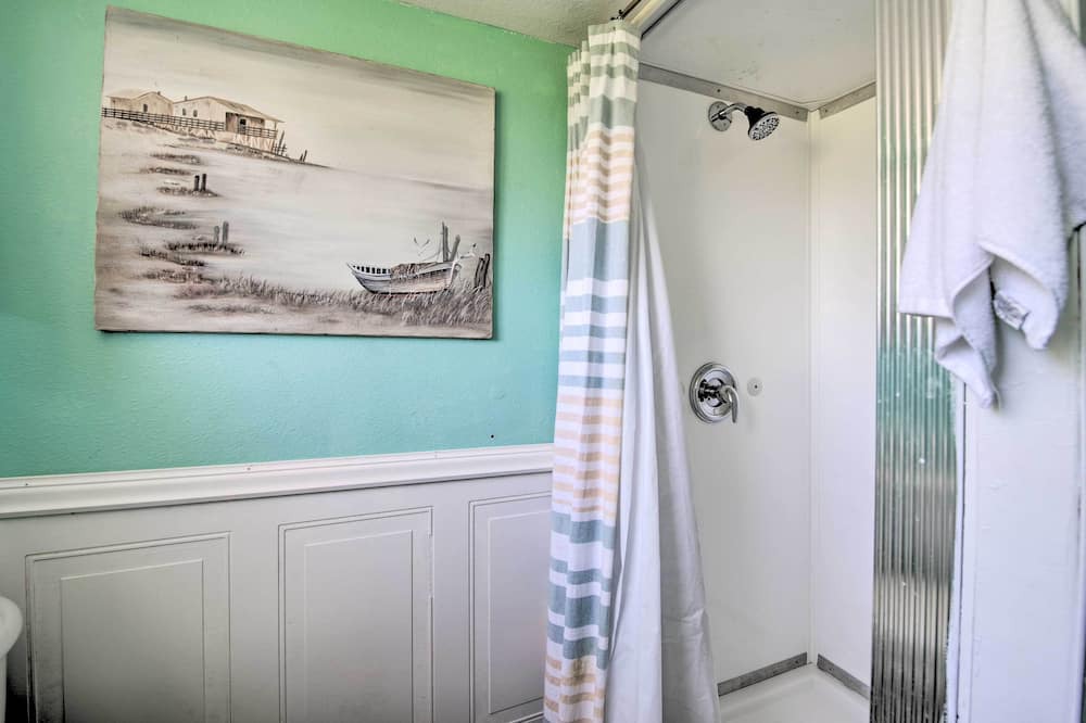 Photo of Bathroom in Tropic