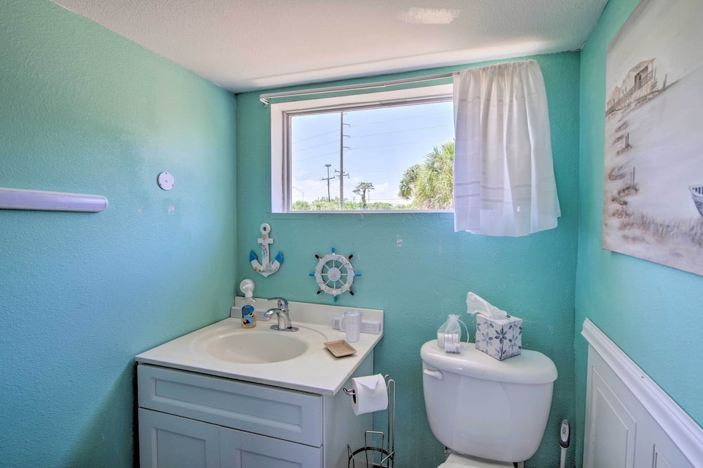 Photo of Bathroom in Tropic