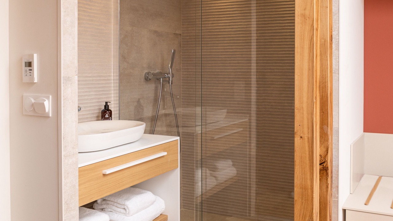 Photo of Bathroom in Altillac