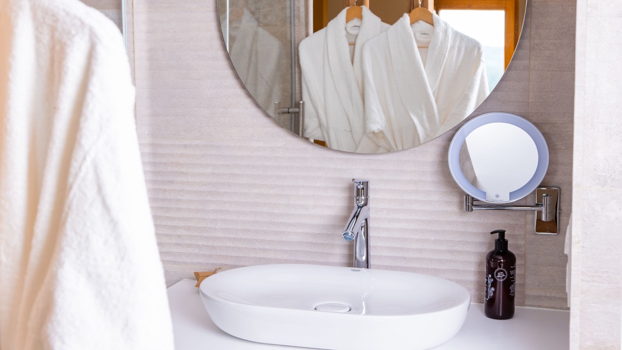Photo of Bathroom in Altillac