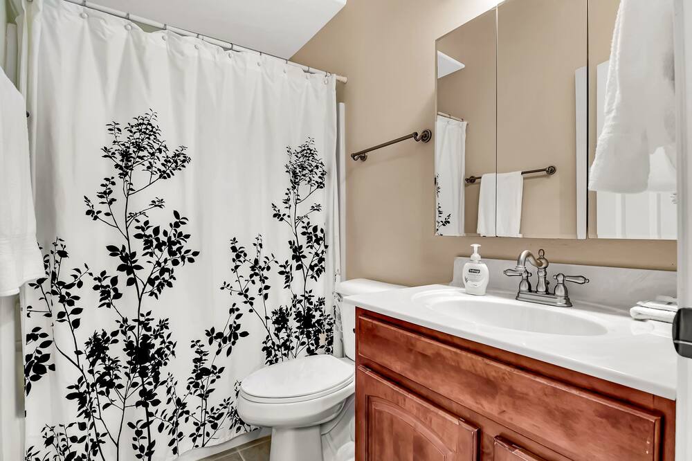 Photo of Bathroom in Blue Eye