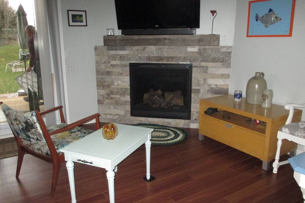 Photo of Livingroom in Lambton Shores