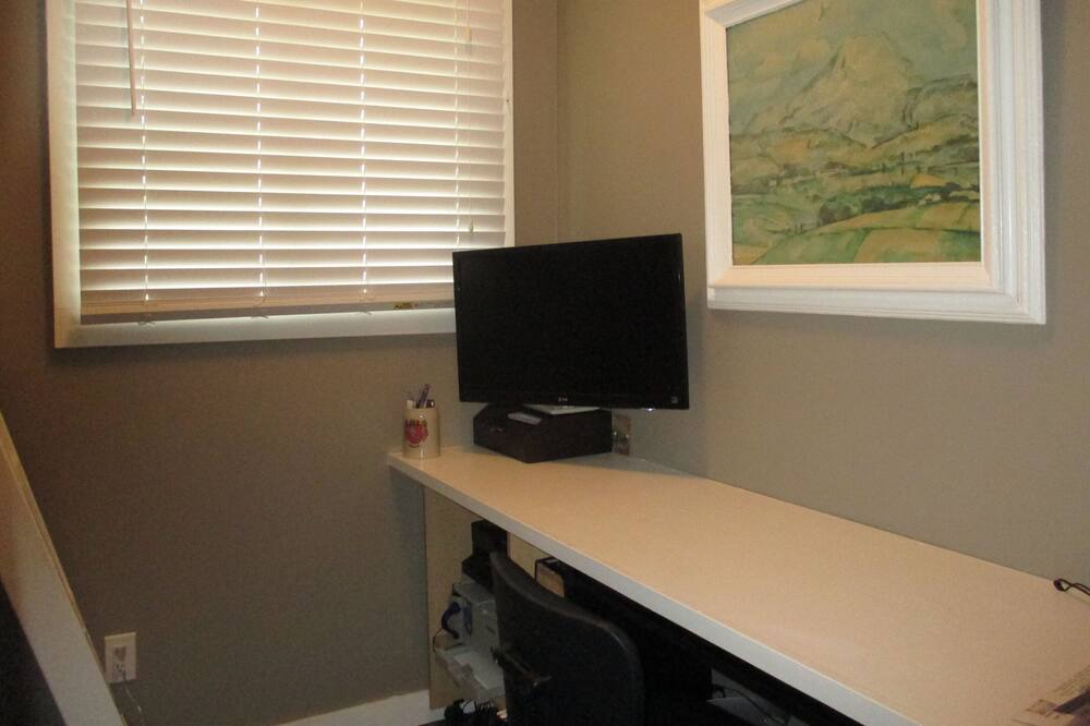 Photo of Bedroom in Lambton Shores