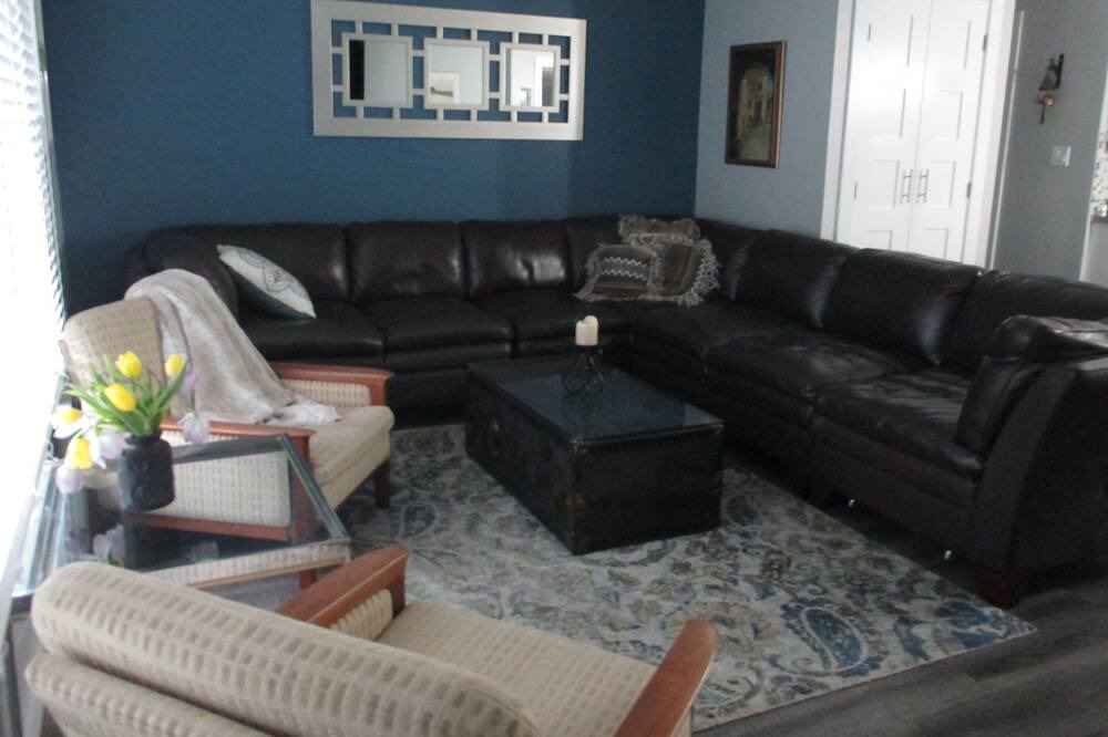 Photo of Livingroom in Lambton Shores