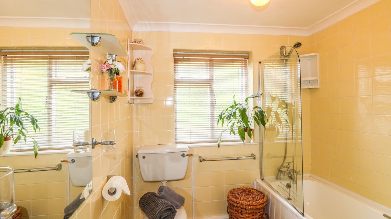 Photo of Bathroom in Liskeard
