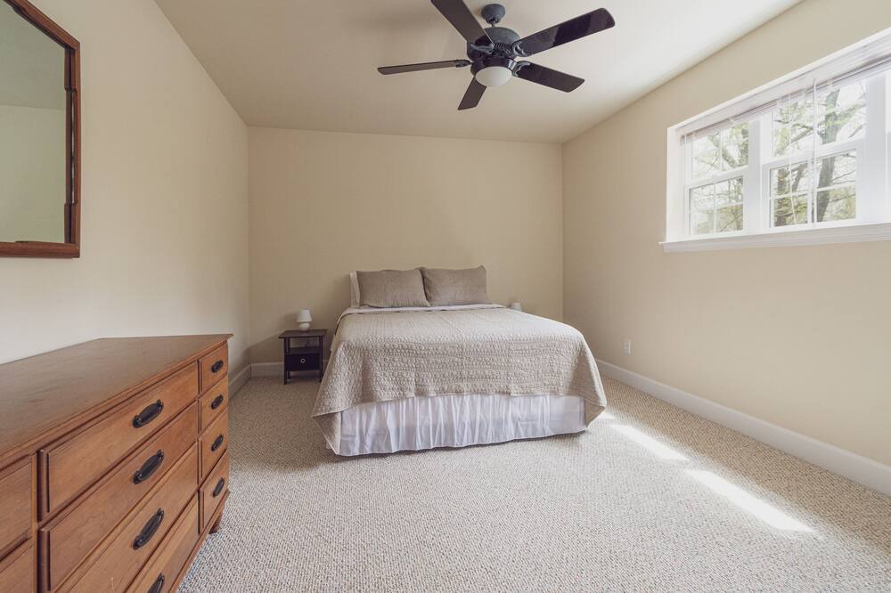 Photo of Bedroom in Rowland
