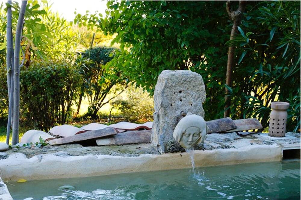 Photo of Others in Beaumes-de-Venise