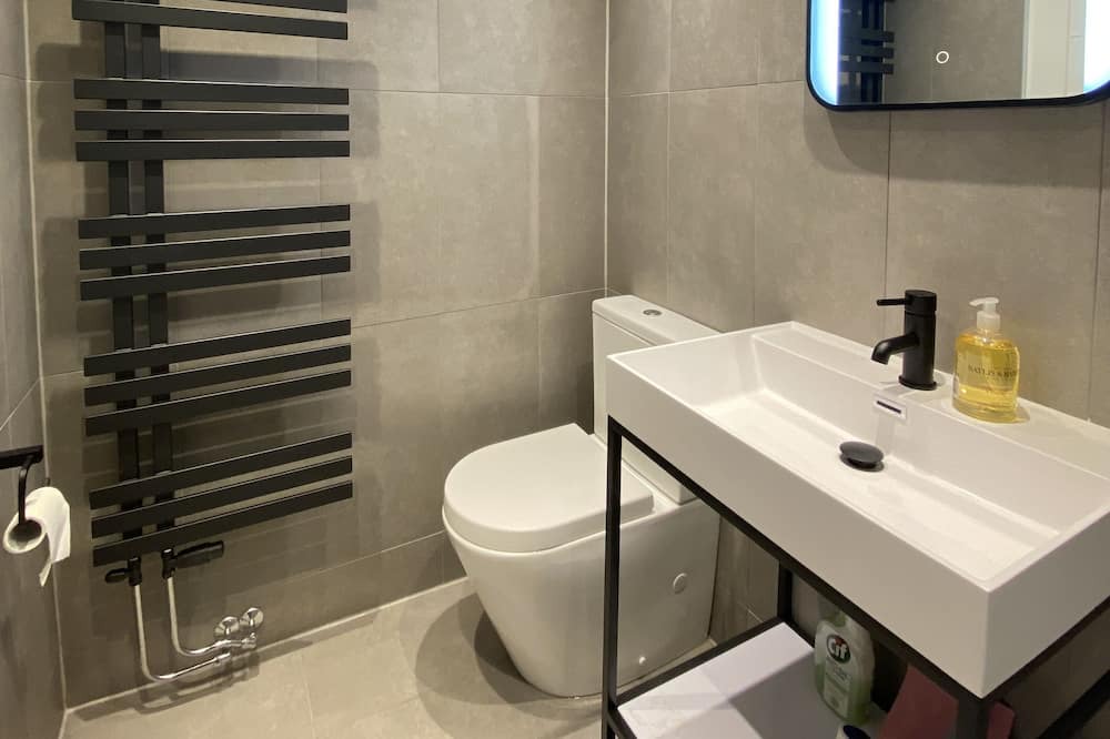 Photo of Bathroom in Matlock Bath