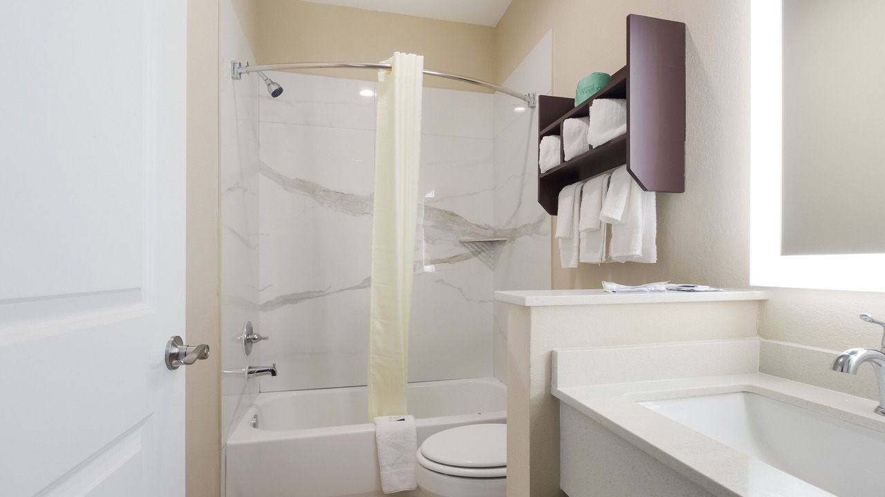 Photo of Bathroom in Hitchcock