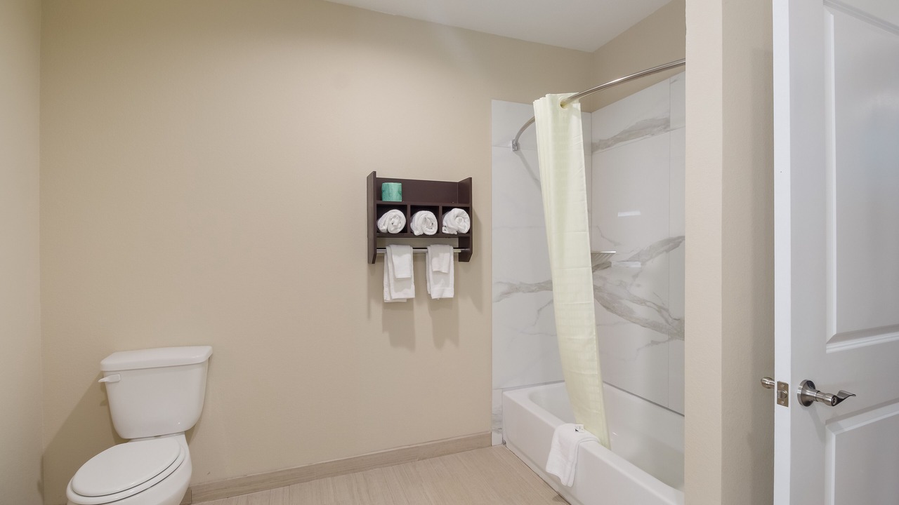 Photo of Bathroom in Hitchcock