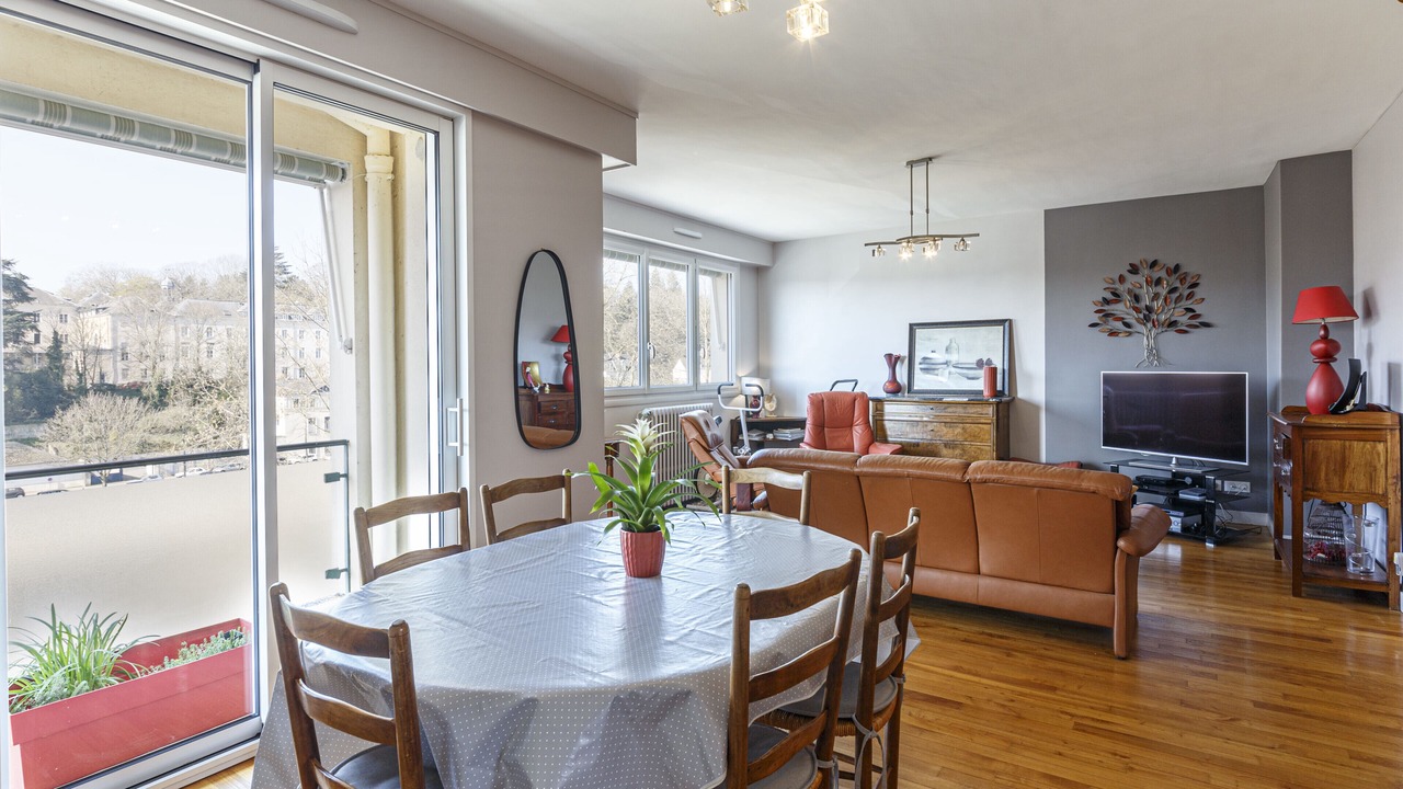 Photo of Others in Laval