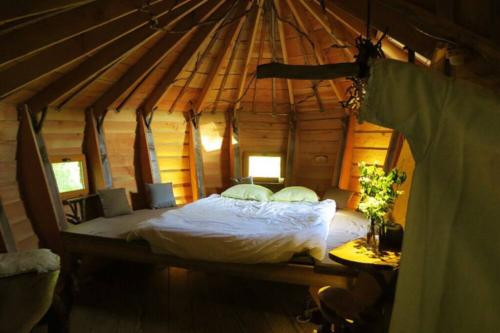 Photo of Bedroom in Nans-sous-Sainte-Anne