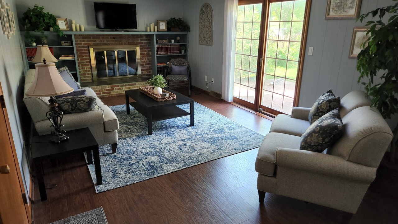 Photo of Livingroom in St. Marys