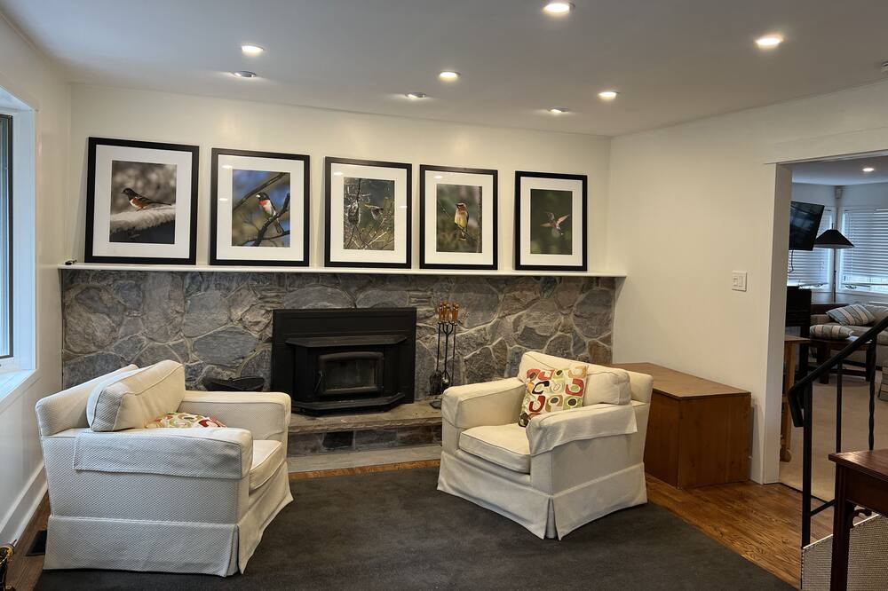 Photo of Livingroom in Owen Sound