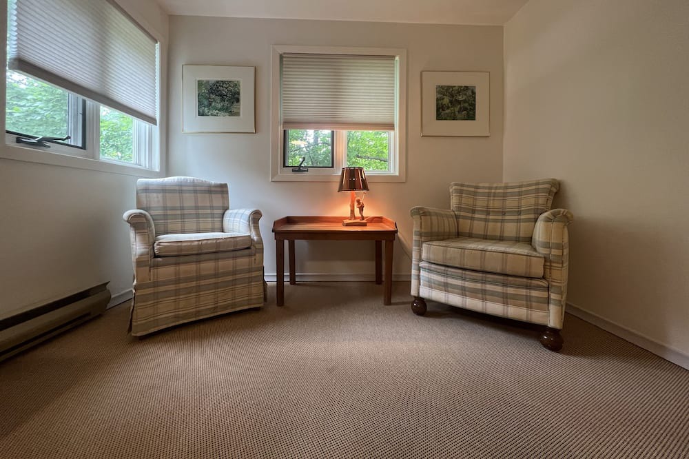 Photo of Livingroom in Owen Sound