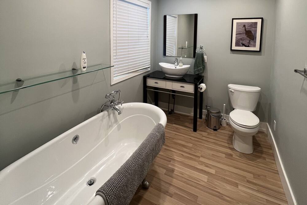 Photo of Bathroom in Owen Sound