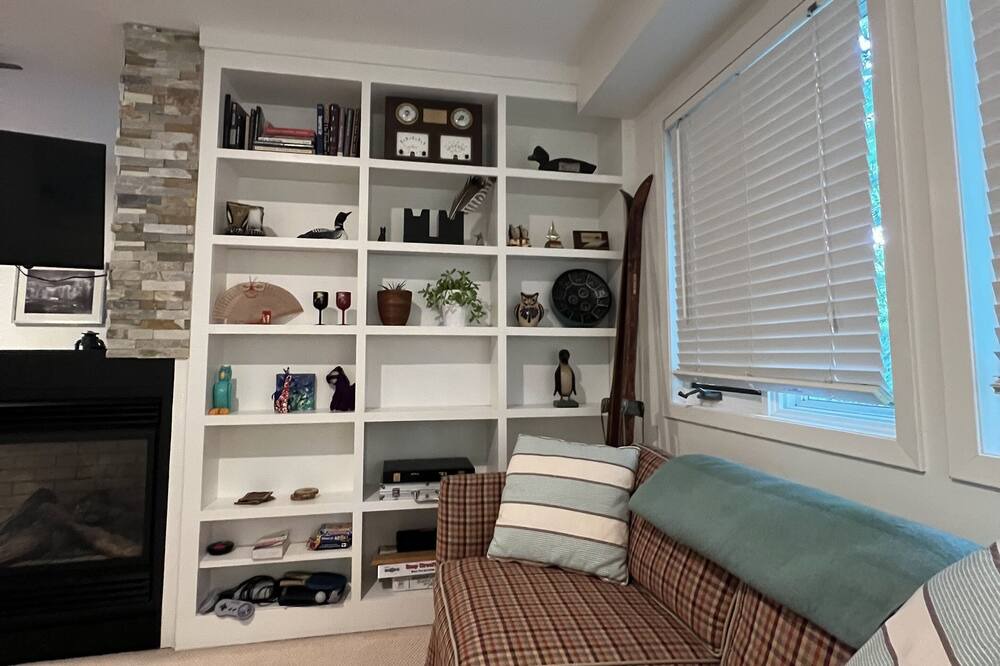 Photo of Livingroom in Owen Sound