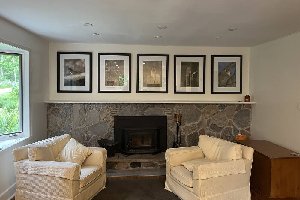 Photo of Livingroom in Owen Sound