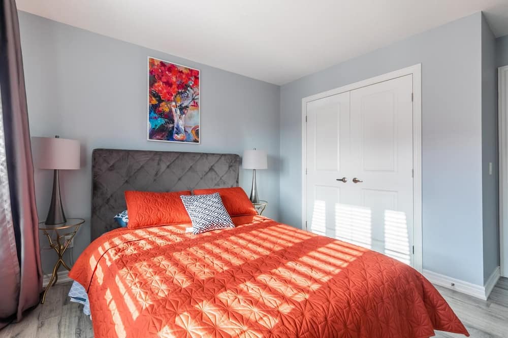 Photo of Bedroom in Stoney Creek