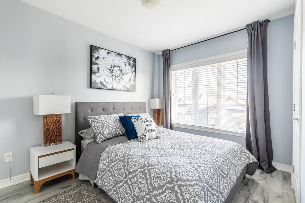 Photo of Bedroom in Stoney Creek