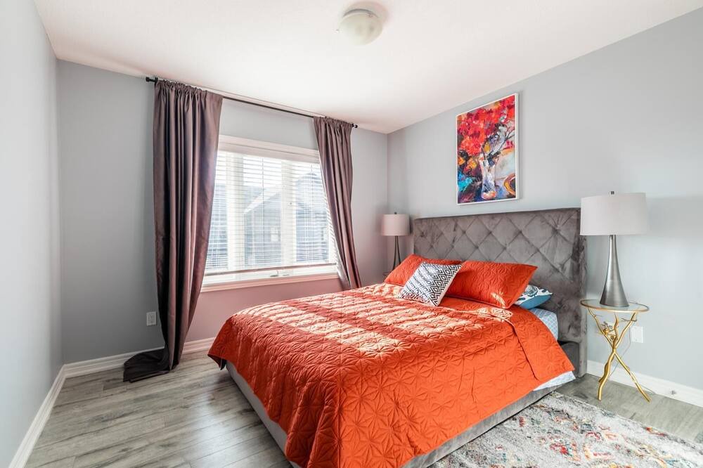 Photo of Bedroom in Stoney Creek