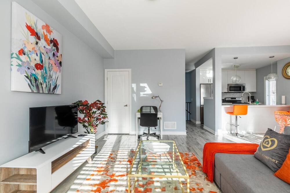 Photo of Livingroom in Stoney Creek