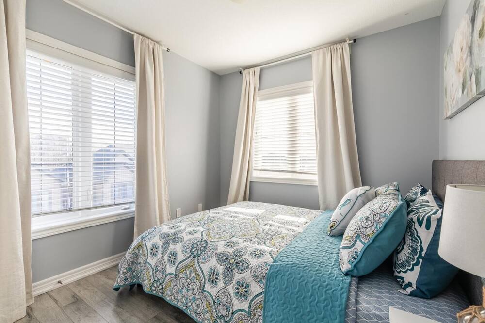 Photo of Bedroom in Stoney Creek