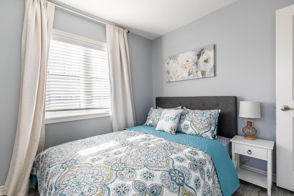Photo of Bedroom in Stoney Creek
