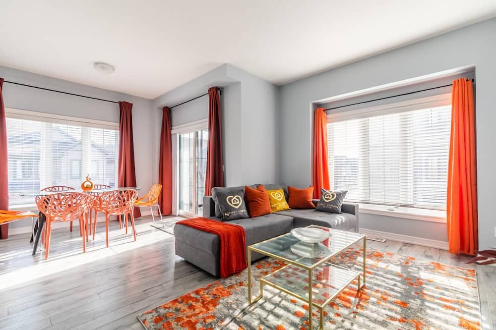 Photo of Livingroom in Stoney Creek