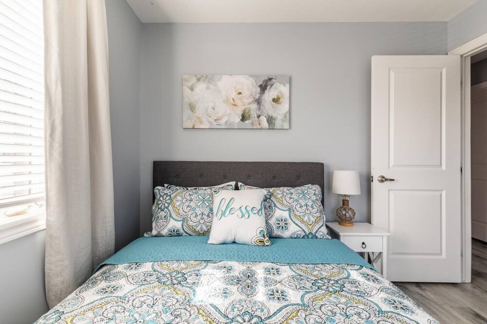 Photo of Bedroom in Stoney Creek