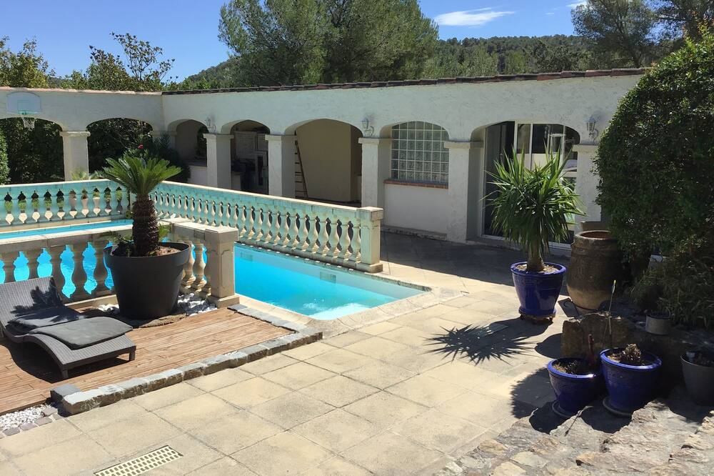 Photo of Outdoor in Ensues-la-Redonne