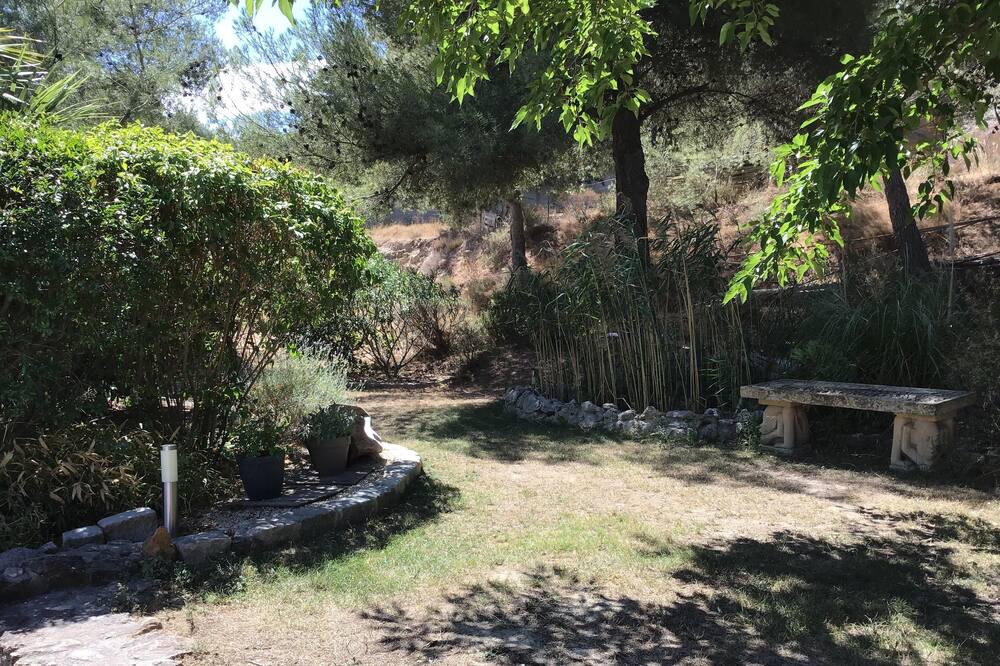 Photo of Outdoor in Ensues-la-Redonne