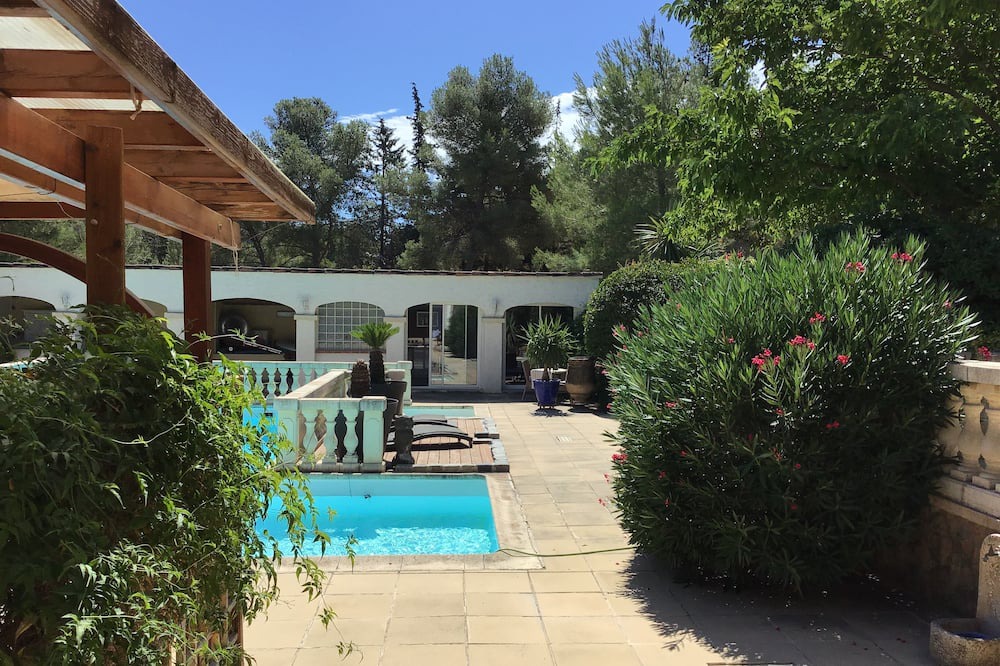 Photo of Outdoor in Ensues-la-Redonne